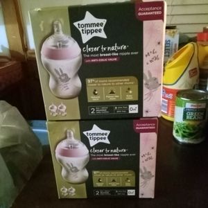 Brand New 4 tommietippie bottles Girls.... Boys cute carter's brand clothes 9 mo